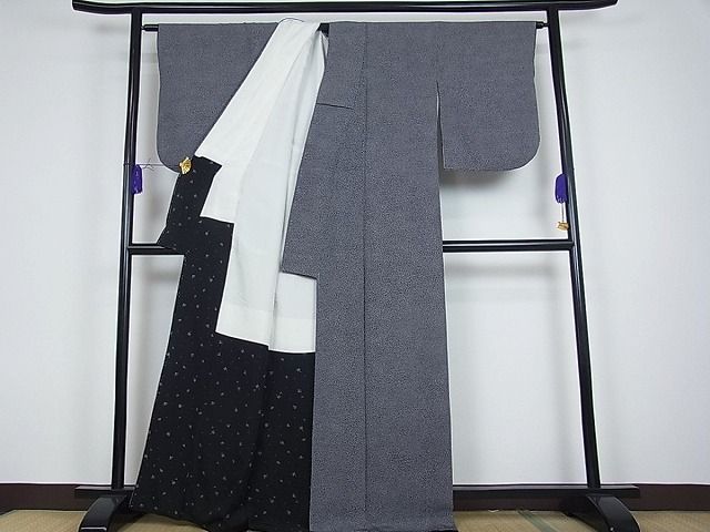 平和屋本店■極上 人間国宝 小宮康孝 江戸小紋 小桜 黒地 型:篠原雄次 逸品s1080