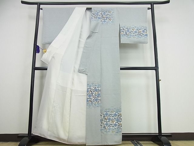 平和屋本店●最高級 城間栄順 本場琉球紅型 訪問着 菱草花文 逸品3s1809