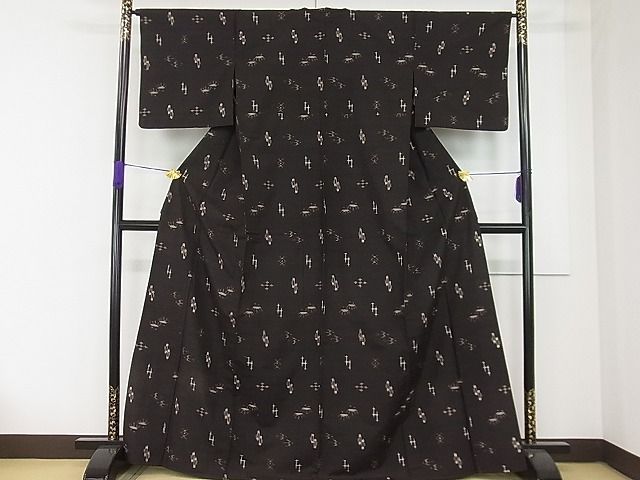 平和屋本店■極上 国指定重要無形文化財 本場久米島紬 手織 単衣 逸品3s20874