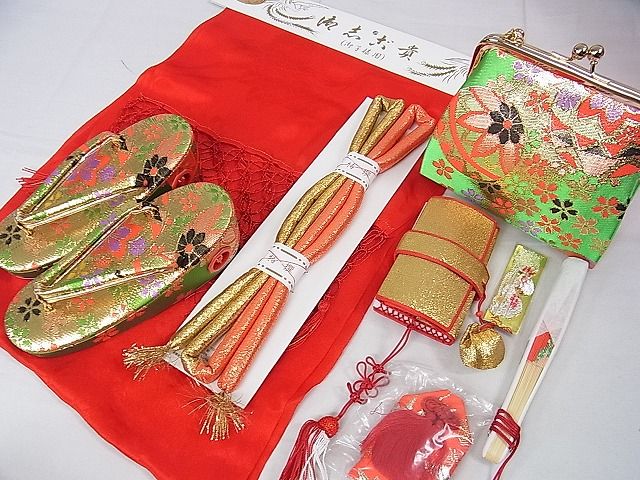 平和屋本店■極上 子供 七五三 女の子 3歳 祝着・襦袢・帯・小物セット 刺繍 花毬文 金糸 逸品 DZAA0093kh4