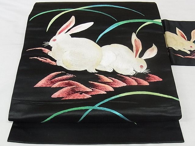 平和屋本店●極上 アンティーク 大正ロマン 九寸名古屋帯 如源 金陵 総手刺繍 兎 黒地 正絹 逸品 KAAA0824kk4