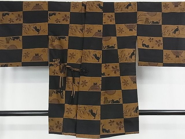 平和屋本店#極上 道中着 紬地 市松文様 猫 春夏秋冬 桜 蜻蛉 芒 炬燵 黒地 逸品 DZAA0349kh4