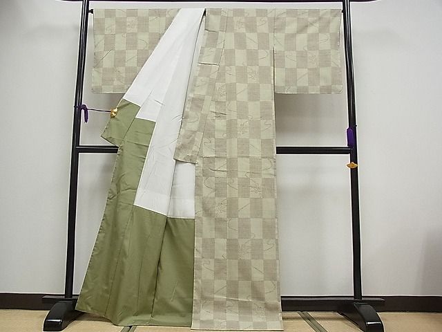 平和屋本店●極上 本場結城紬 重要無形文化財 100亀甲 市松結び紐文 砂色地 証紙付き 逸品 未使用 CYAA0006s4