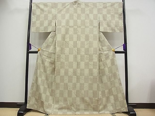 平和屋本店●極上 本場結城紬 重要無形文化財 100亀甲 市松結び紐文 砂色地 証紙付き 逸品 未使用 CYAA0006s4