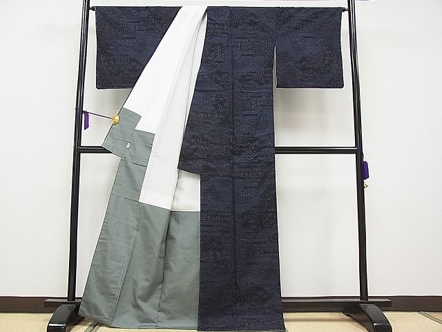 平和屋本店■極上 本場結城紬 重要無形文化財 100亀甲 エ霞雪輪草花文 小倉謹製 証紙付き 逸品 未使用 CYAA0068s4