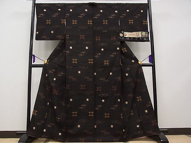 平和屋本店■極上 国指定重要無形文化財 本場久米島紬 手織 証紙付き 逸品 CYAA0514s4