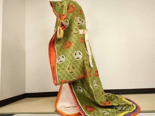 平和屋本店●超希少 十二単 丸に三つ柏文 長襦袢 六点セット 金糸 法衣 寺院 仏具 仏教 僧侶 神職 装束 正絹 逸品 KAAA1804kk4