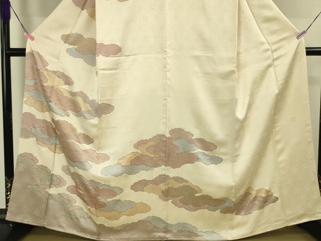 平和屋本店■極上 皇室献上作家 藤井寛 訪問着 駒刺繍 雲重ね 薄卵色地 金彩 三越扱い 逸品 DZAA4992kh5