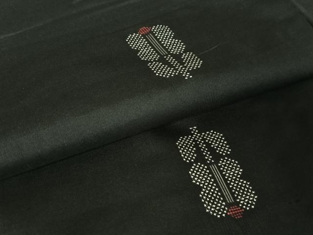 平和屋着物●本場大島紬 地空 7マルキ 椿 黒地 正絹 逸品 AAAT9431np