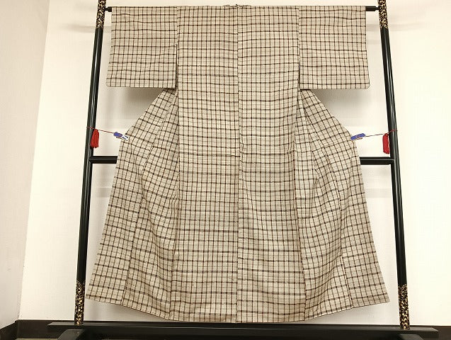 平和屋着物●国指定重要無形文化財 本場久米島紬 手織 正絹 逸品 AAAT9457np