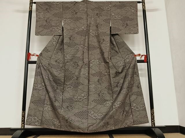平和屋着物●本場大島紬 9マルキ 雲重ね草花文 正絹 逸品 AAAT0616zg