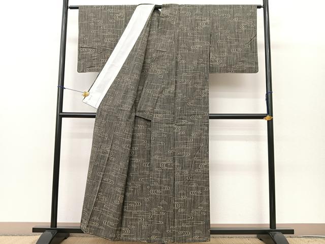 平和屋着物▽上質な紬 単衣 積志野紬 流水文 黒地 金彩 正絹 逸品 BAAT0601yc