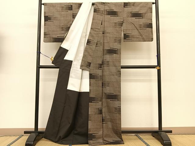 平和屋着物●本場大島紬 泥染め 割り込み絣 エ霞横段文 木邑大島紬織物謹製 証紙付き 正絹 逸品 BAAT0868yc