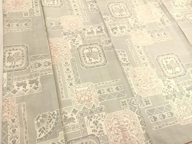 平和屋着物●本場大島紬 白大島 動物花絵皿文 正絹 逸品 BAAT3199hv
