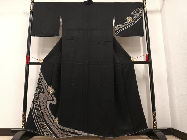 平和屋着物●訪問着 駒刺繍 絞り 舞花文 黒地 金彩 正絹 逸品 AAAW0048ph