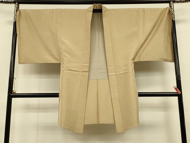 平和屋着物#男性 長羽織 紬地 紋付き 白橡色 ロング丈 キングサイズ 正絹 逸品 CAAT5733id