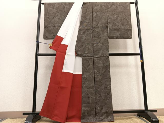 平和屋着物●本場大島紬 9マルキ 舞蝶文 正絹 逸品 BAAU0184gt