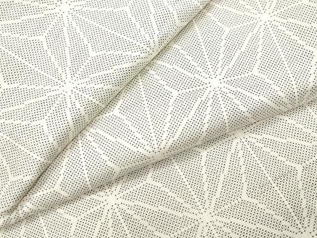 平和屋着物●本場大島紬 白大島 7マルキ 麻の葉文様 正絹 逸品 CAAZ0806vf