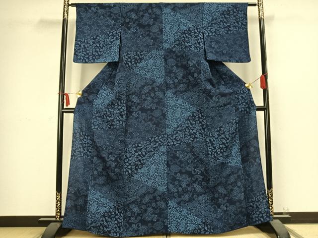 平和屋着物▽上質な小紋 単衣 藍 型染め 切嵌花唐草文 鬼しぼ縮緬 そごう百貨店扱い 正絹 逸品 AABC3986fy