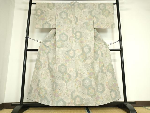 平和屋着物●本場結城紬 重要無形文化財 亀甲花文 100亀甲 モロ入り 正絹 逸品 DAAY9947az