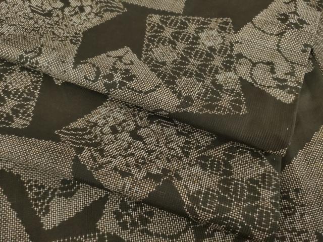 平和屋着物●本場大島紬 一元7マルキ 色紙重ね花文 正絹 逸品 未使用 AABF1805ck