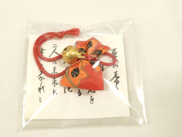 平和屋着物●和装小物 帯締め・帯揚げ・扇子セット 柄絞り 花梅 金糸 手組紐 亀房付き 逸品 未使用 DABA7691zzz