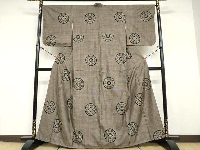 平和屋着物●本場大島紬 割り込み絣 吉祥草花文 正絹 逸品 未使用 DABB0706ud