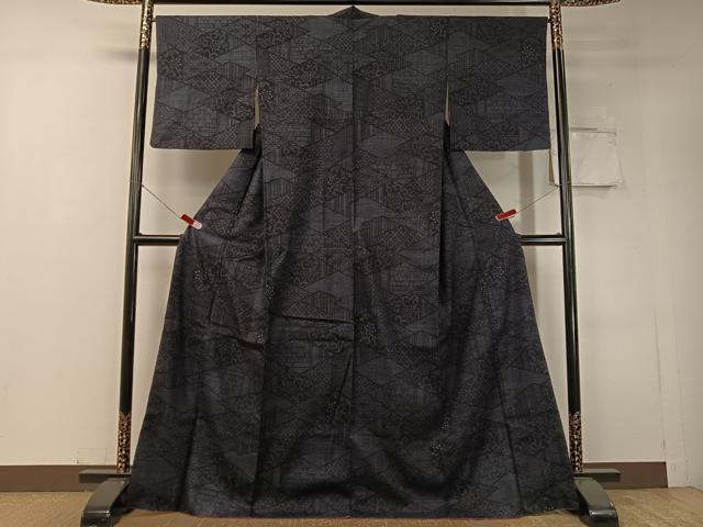 平和屋着物●本場結城紬 重要無形文化財 100亀甲 松皮菱吉祥文 三越扱い 正絹 逸品 CABC9966vp
