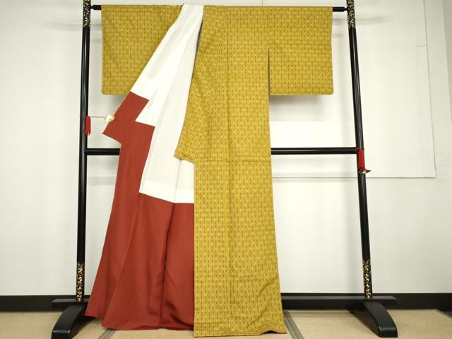 平和屋着物●本場琉球紬 草木染 手織 縞 大城織物工場謹製 証紙付き 正絹 逸品 未使用 AABG5438cs