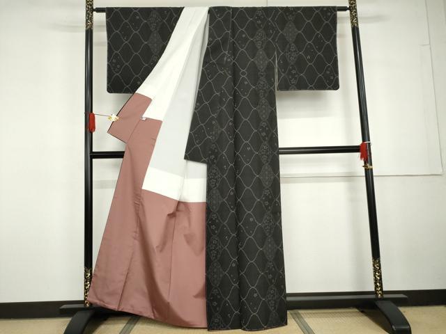平和屋着物●結城紬 奥順 はたおり娘 80亀甲 飛び亀甲 網目舞花文 黒地 健勝苑扱い 証紙付き 正絹 逸品 未使用 AABG7916cs