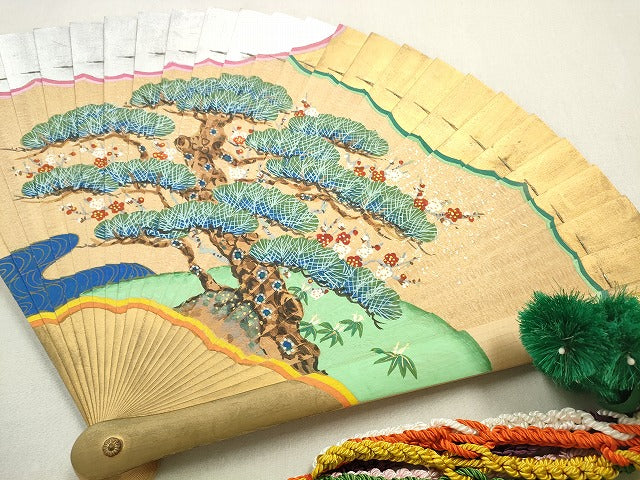 平和屋本店●極上 和装小物 檜扇 十二単用 扇子 手描 松竹梅 平安装束 六色飾り紐 25橋 糸花 箱付き 逸品 DZAA11678kh6
