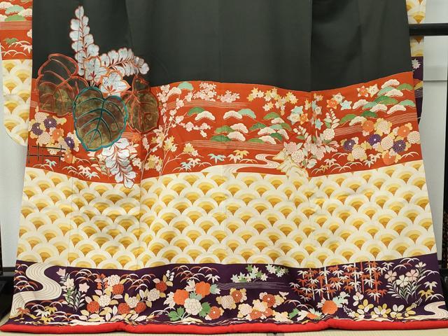 平和屋本店●極上 アンティーク 大正ロマン 振袖 お引きずり・お引き摺り 駒刺繍 相良刺繍 桐 横段青海波草花文 黒 金銀彩 逸品 CZAA5434s6
