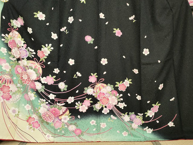 平和屋着物●豪華振袖 花毬文 暈し染め 黒地 金彩 金通し地 正絹 逸品 AABG7934cs