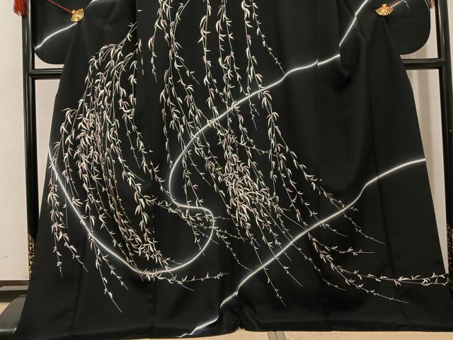 平和屋着物●小振袖 二尺袖 草木文 暈し染め 黒地 正絹 逸品 AABH3870ph