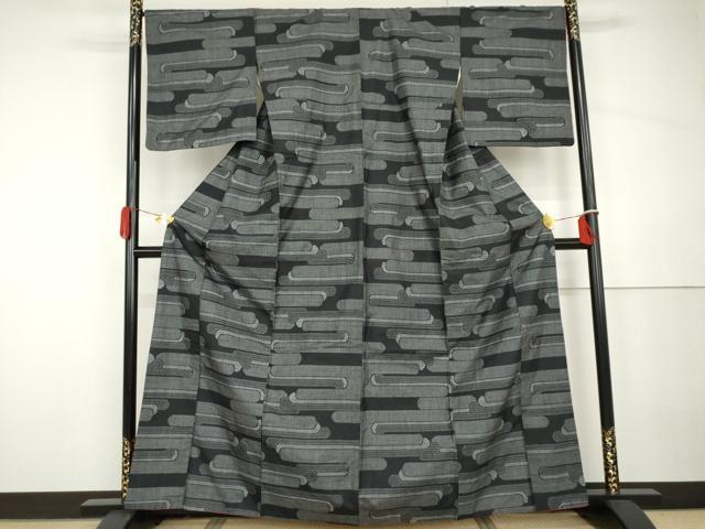 平和屋着物●本場大島紬 一元絣 吉祥エ霞文 黒地 正絹 逸品 AABH7121cs