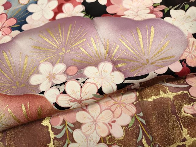 平和屋着物●紫綬褒章 巨匠『岩田専太郎』 振袖 駒刺繍 エ霞草花文 黒地 金彩 正絹 逸品 CABF3471ut