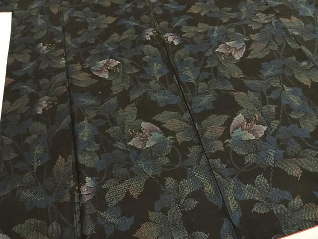 平和屋着物●本場大島紬 カタス7マルキ 草花文 黒地 正絹 逸品 AABI1568fy
