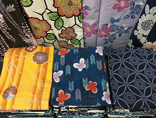 平和屋着物■浴衣 まとめて 45点 蝶 乱菊 花柄 七宝 型染め 金彩 など 着用可能多数 未使用品あり mmm131