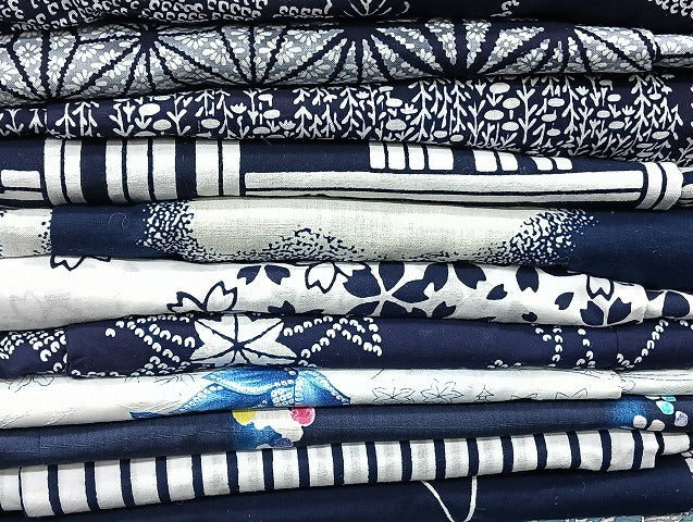 平和屋着物■浴衣 まとめて 45点 蝶 向日葵 花柄 型染め 暈し染め 金彩 など 着用可能多数 未使用品あり mmm1050