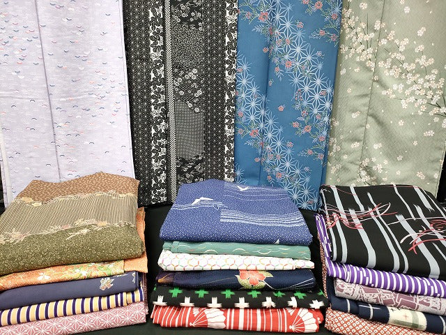 平和屋着物■着物 小紋 単衣 まとめて 20点 蝶 花柄 辻が花 洗える着物 和服 ハンドメイド リメイク 生地 未使用品あり mmm1018 平和屋本店□着物 小紋 単衣 まとめて 20点 蝶 花柄 手描き 洗える着物