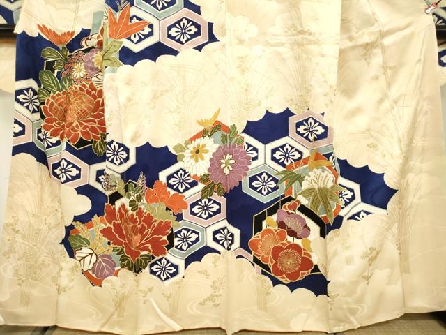 平和屋着物■豪華振袖 駒刺繍 亀甲牡丹花文 金彩 正絹 逸品 DABF0259ea