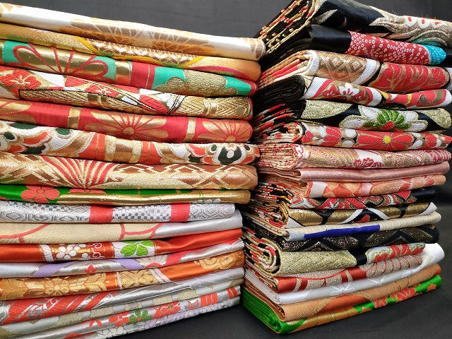 平和屋本店■子供帯 まとめて 35点 向かい鶴 孔雀羽 蝶 花柄 七宝 アンティーク 金銀糸 など 着用可能多数 未使用品あり ppp3813