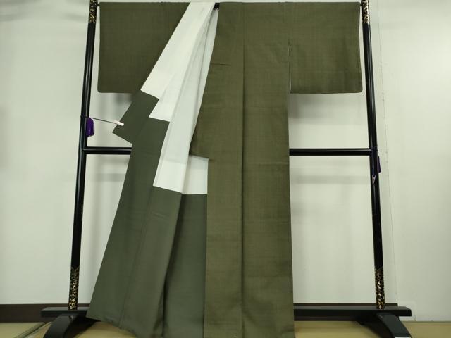 平和屋本店●極上 本場結城紬 重要無形文化財 井上商事謹製 色無地 海松色 証紙・証明書付き 逸品 DZAB6104kh6