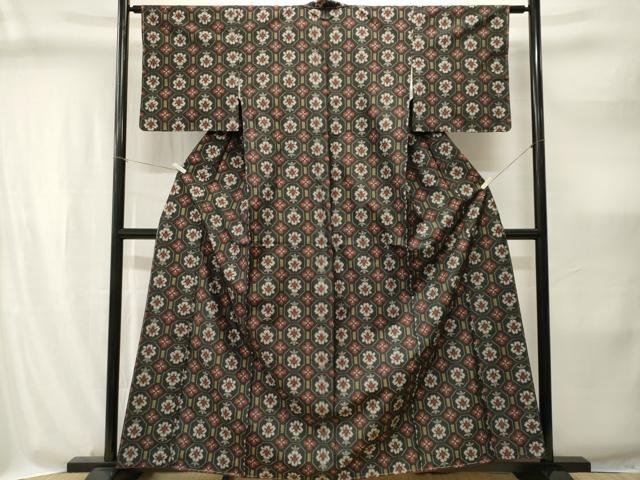 平和屋着物■本場村山大島紬 蜀江花文 正絹 逸品 CABI8323ev