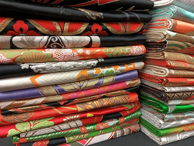 平和屋本店■子供帯 まとめて 35点 鶴 孔雀 向かい蝶 松竹梅 花柄 手描き 金彩 金銀糸 証紙付き など 着用可能多数 未使用品あり mmm1304
