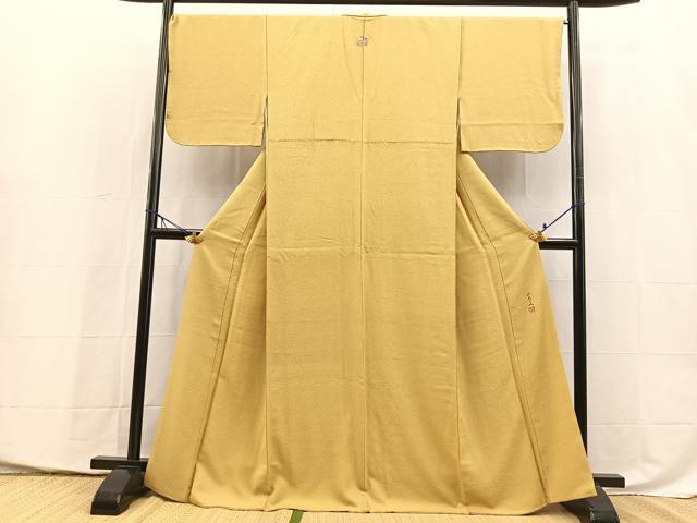 平和屋着物●服飾評論家 市田ひろみ監修 色無地 草花地紋 桑染色 正絹 逸品 BAAX9996yc