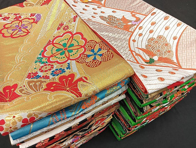 平和屋本店■子供帯 まとめて 35点 向かい鶴 孔雀 蝶 花柄 七宝 アンティーク 佐賀錦 金銀糸 など 着用可能多数 未使用品あり mmm1401