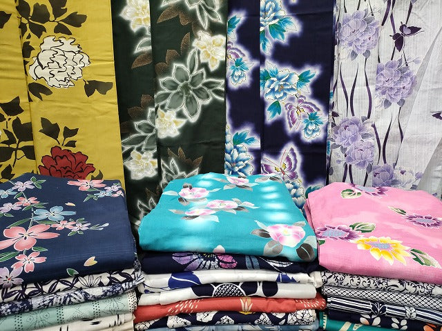 平和屋本店■浴衣 まとめて 45点 蝶 向日葵 百合 花柄 牡丹 桜 JUNKO KOSHINO ジュンコ・コシノ 綿紅梅 着用可能多数 未使用品あり se0024