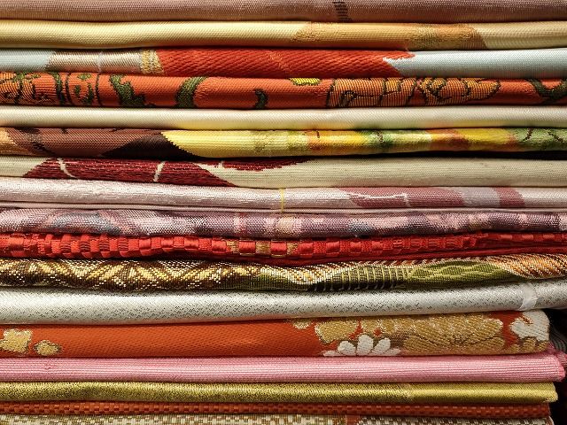 平和屋本店■名古屋帯 まとめて100点 鶴 鴛鴦 蝶 風景 花柄 手描き 駒刺繍 刺繍 金銀糸 など 着用可能多数 未使用品あり 全て正絹 ppp0071