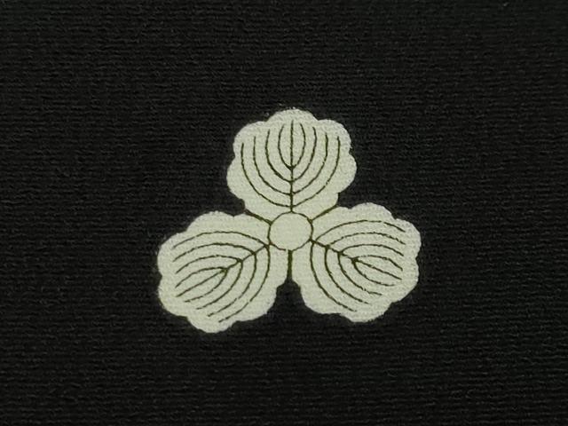 平和屋本店■極上 創業460年・千總 黒留袖 駒刺繍 更紗花鳥文 金彩 逸品 DZAA3101kh5 - 平和屋